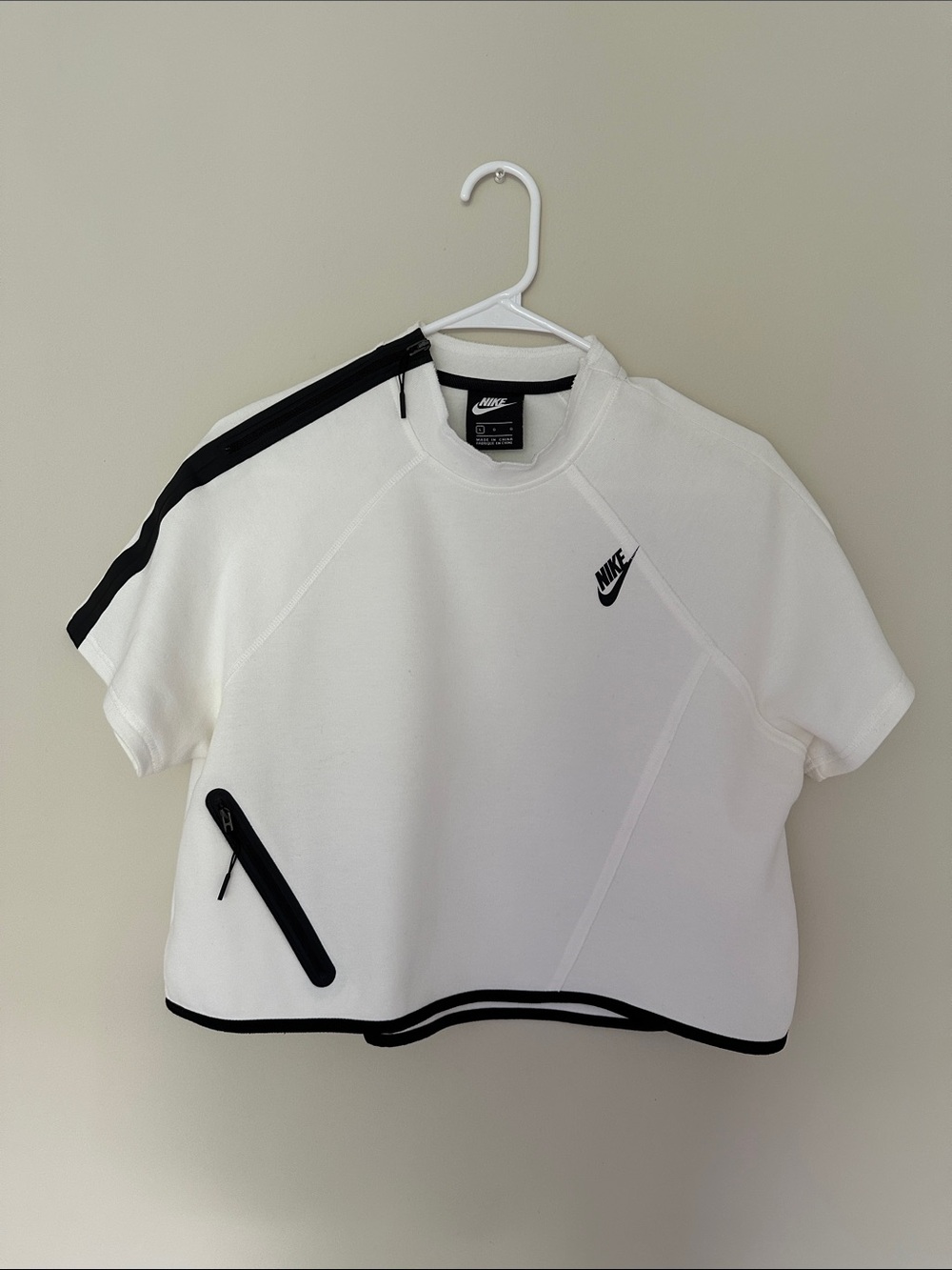 Nike White Short-Sleeve Cropped Pullover with Black Trim